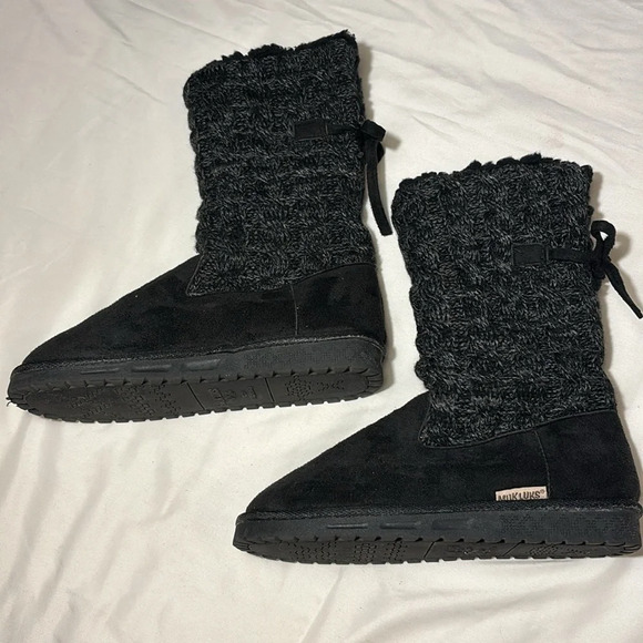 MUK LUKS BLACK FOLD OVER TALL BOOT
Cable Knit Winter Women’s size 7 - Picture 7 of 11